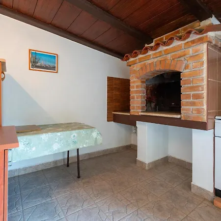 1 Bedroom Amazing In Apartment